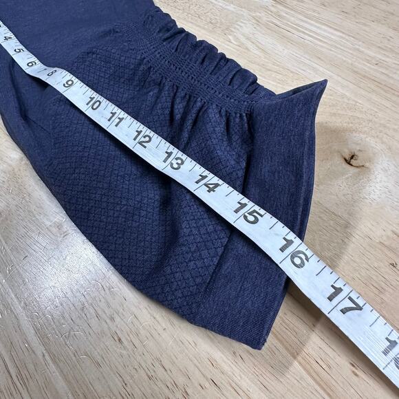 Lululemon In The Flow Crop II Blue Women's Size 6 in Excellent Used Condition - Picture 7 of 7